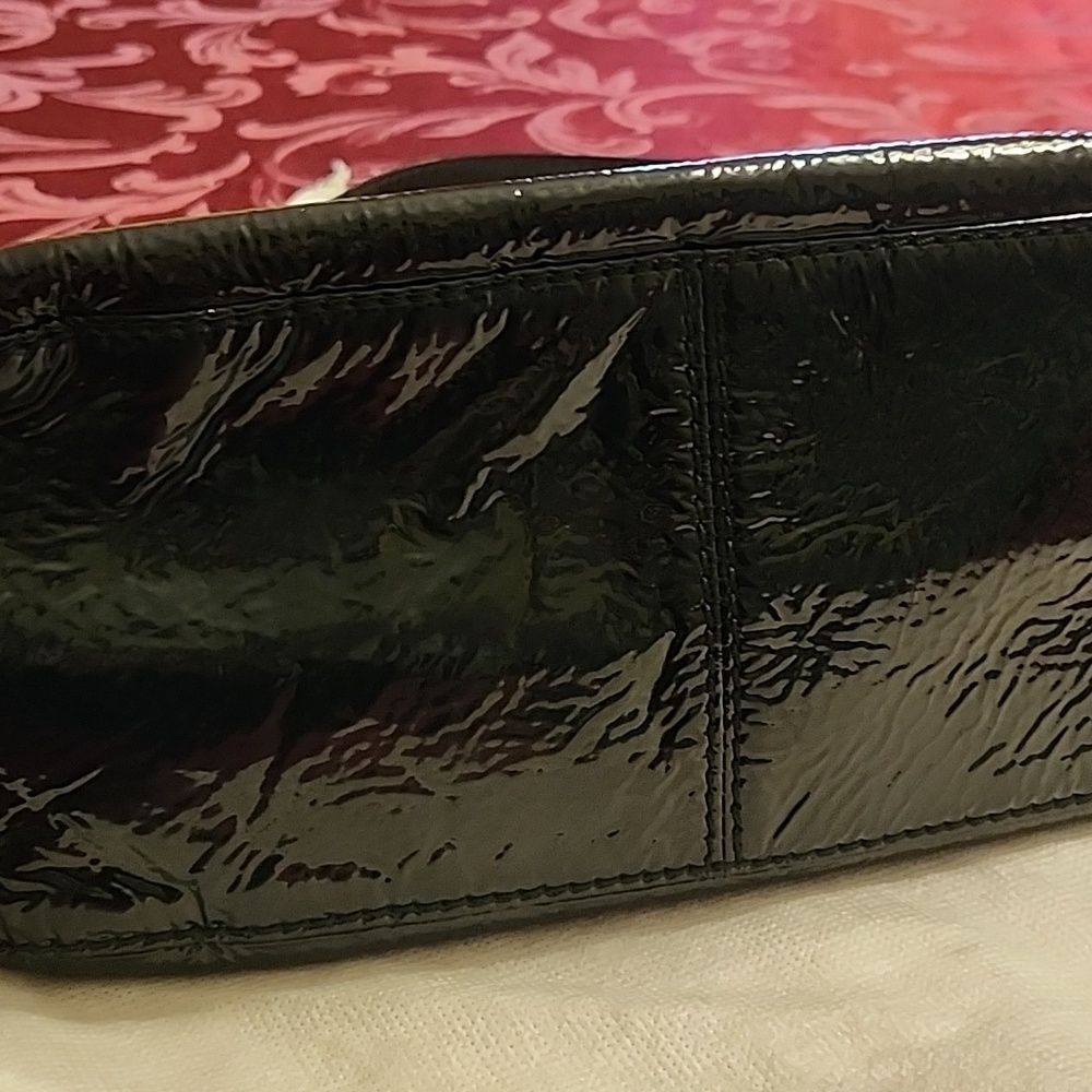 Michael kors vintage hobo patent leather GC - Picture 4 of 4